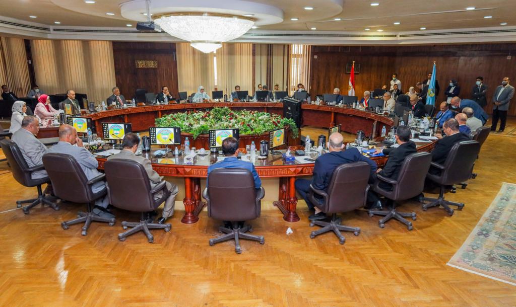 مجلس جامعة طنطا يكرم  