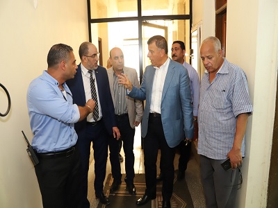 رئيس جامعة عين شمس يتفقد الحرم الجامعي