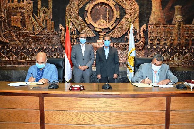 محافظ الغربية يشهد توقيع بروتوكول تعاون لتنفيذ مشروعات الرصف.. بالصور