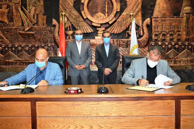 محافظ الغربية يشهد توقيع بروتوكول تعاون لتنفيذ مشروعات الرصف.. بالصور