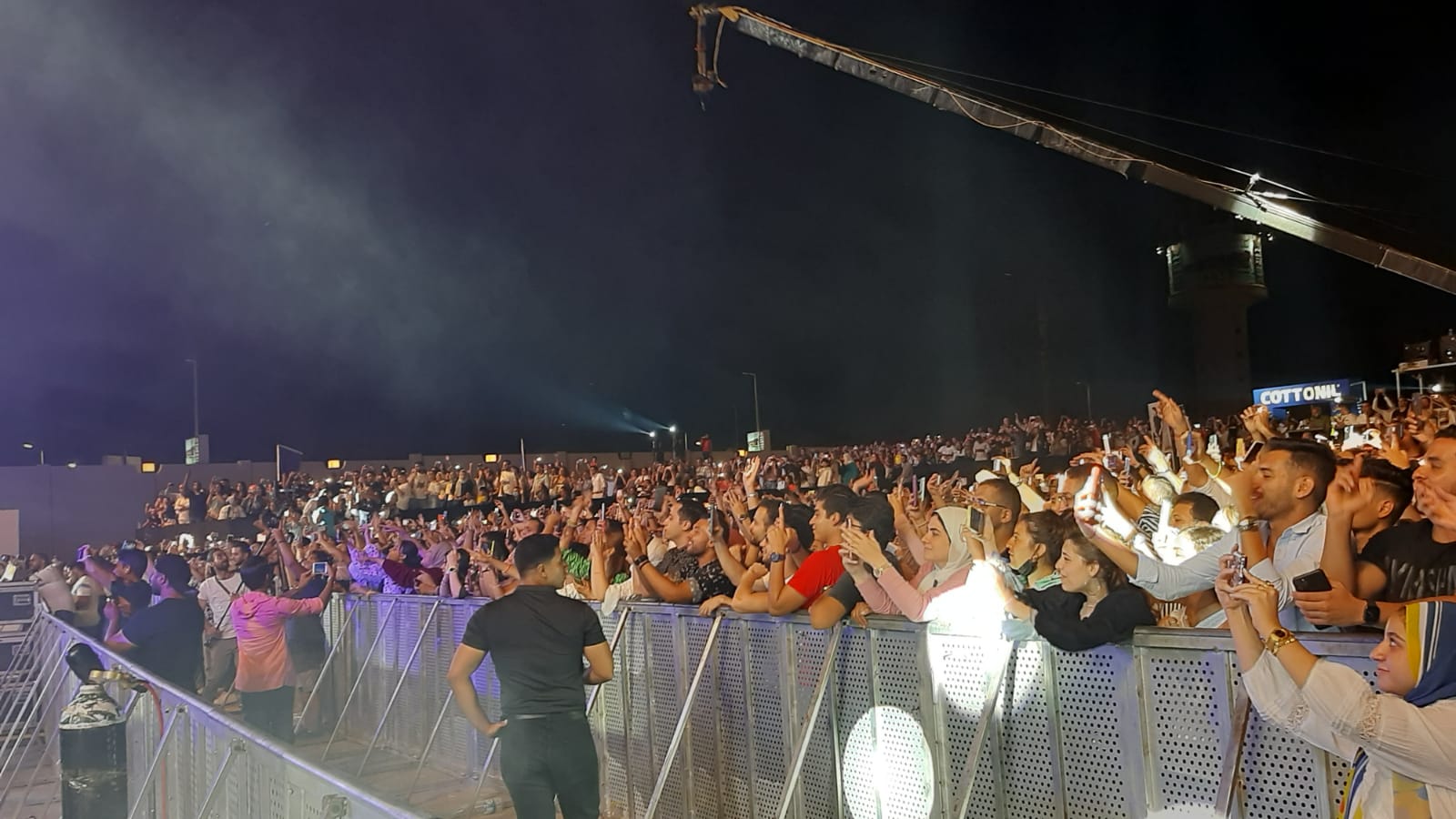 محمد حماقى نجم أقوى حفلات الساحل هذا العام.. صور