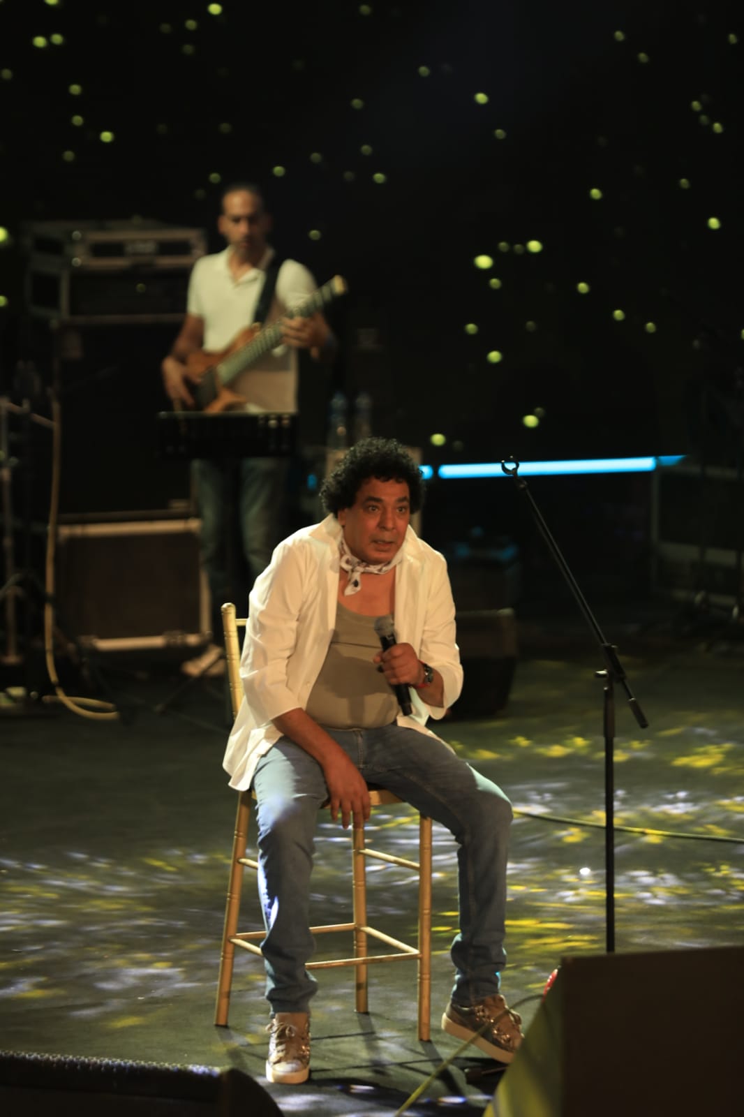 محمد منير يشعل حفل المسرح الروماني .. صور