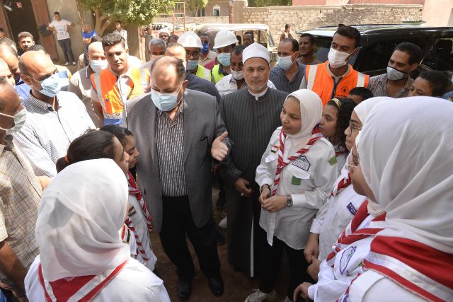 محافظ أسيوط يتفقد أعمال تطوير مركز شباب مجريس فى مركز صدفا.. بالصور