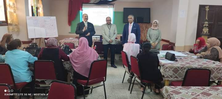وكيل التعليم يتابع تدريبات الترقي للمعلمين بسوهاج
