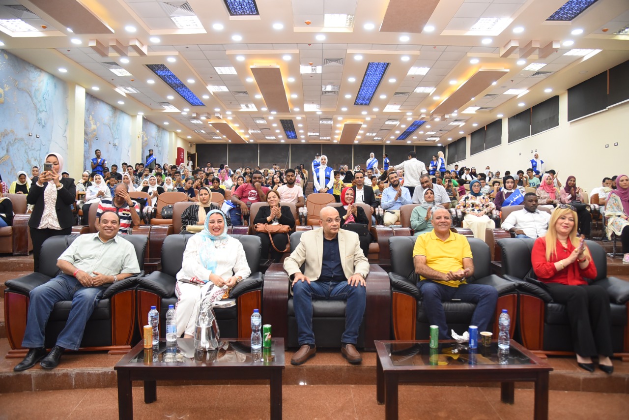 شعيب يشارك فى الندوة التثقيفية لمهرجان الرياضة للجميع 