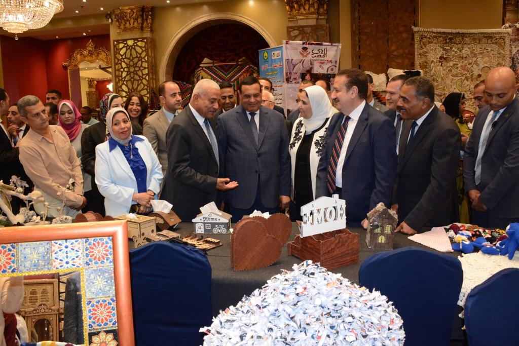 مشاركة قوية لمنتجات مطروح بمعرض ايادي مصر للحرف اليدوية 