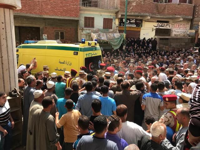 بالصور| أهالي زفتي بالغربية يشيعون شهيد سيناء
