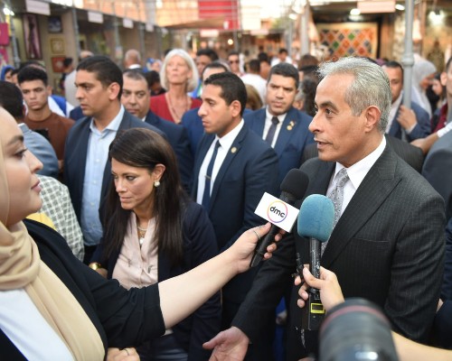  وزير العمل يشارك في إفتتاح 