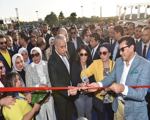  وزير العمل يشارك في إفتتاح 