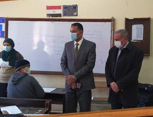 سلومة يتابع امتحانات الإعدادية فى مدارس الهرم 