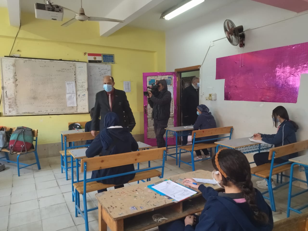 الهدوء يسود لجان الاعدادية بمصر القديمة 