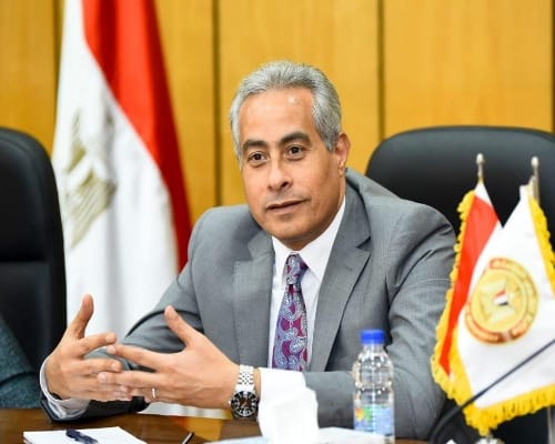 حسن شحاتة - وزير القوى العاملة