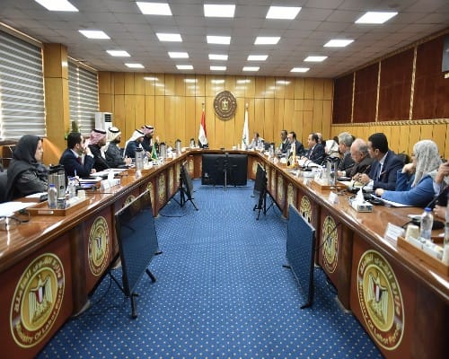 وزير القوى العاملة يلتقى وفدا من وزارة الموارد البشرية السعودية