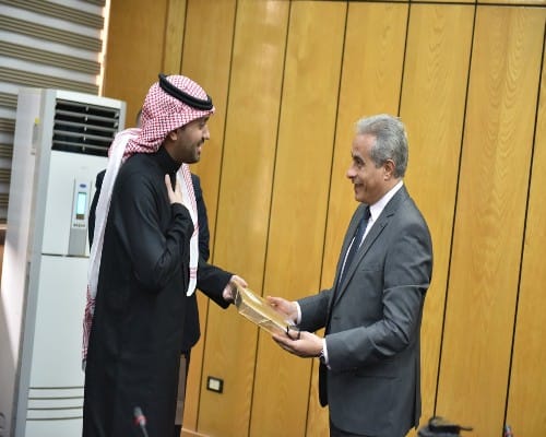 وزير القوى العاملة يلتقى وفدا من وزارة الموارد البشرية السعودية