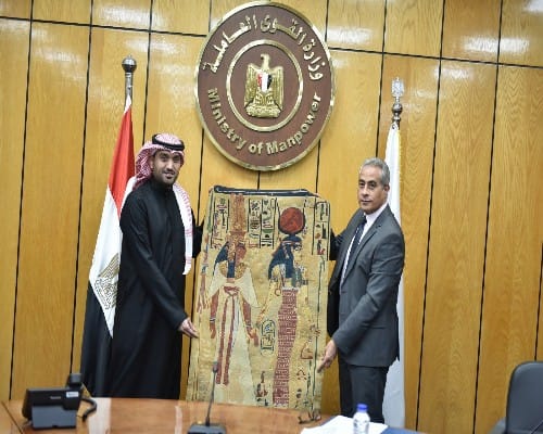 وزير القوى العاملة يلتقى وفدا من وزارة الموارد البشرية السعودية