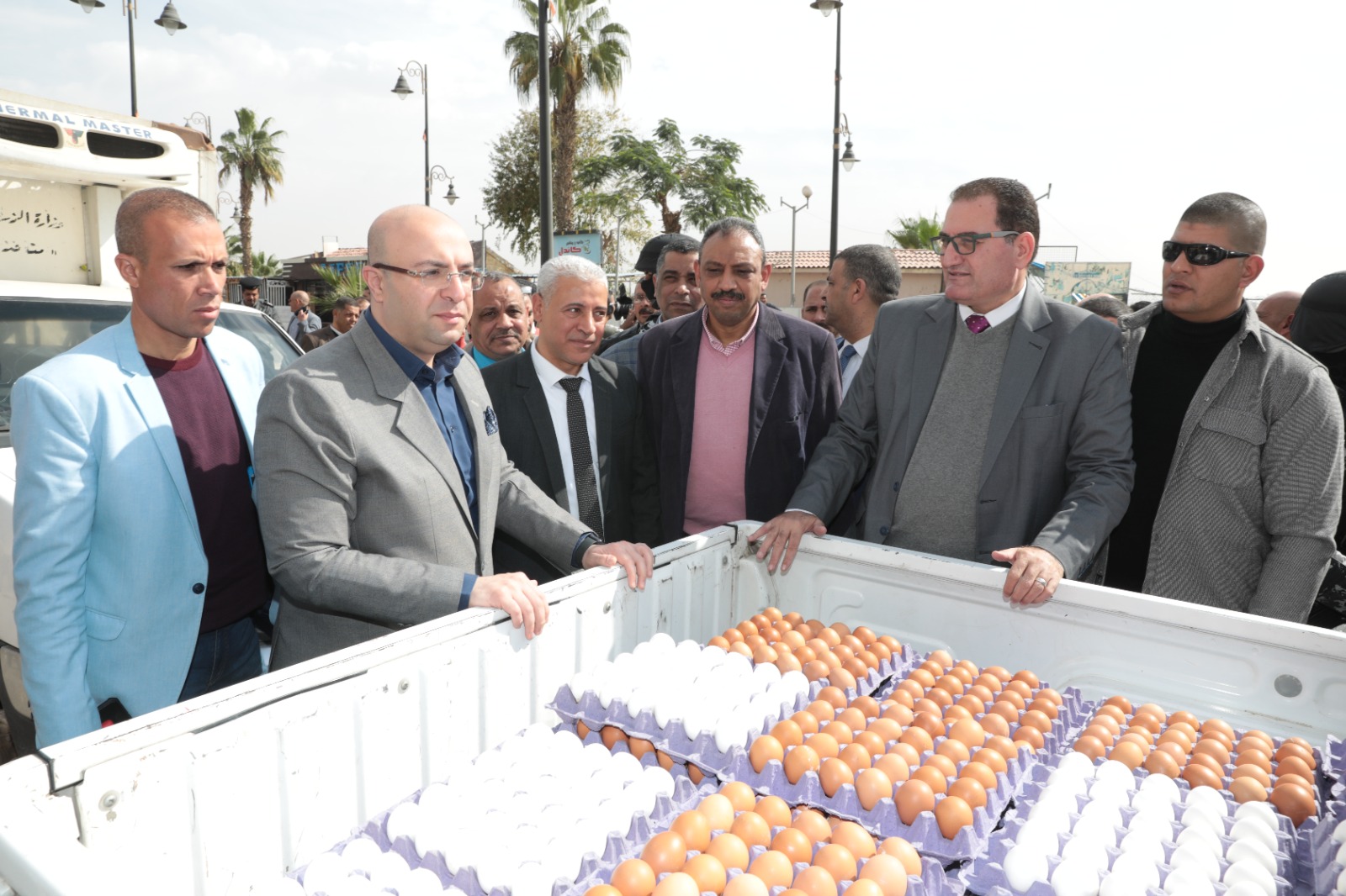 غنيم يتفقد منافذ وزارة الزراعة لبيع السلع والمنتجات الغذائيه 