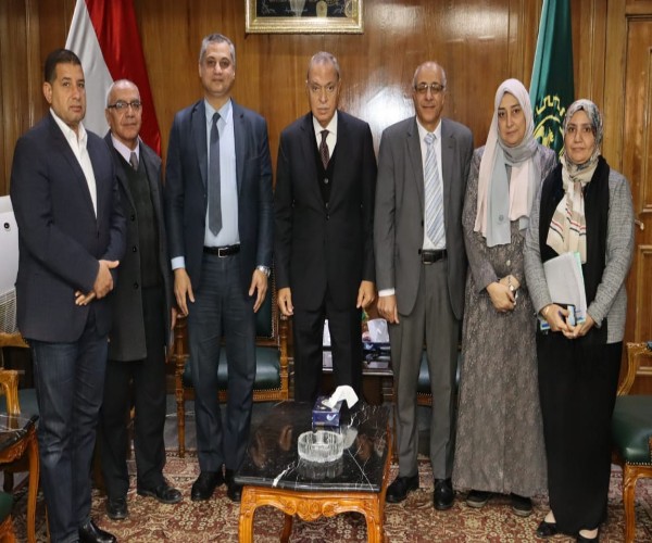 محافظ القليوبية يناقش تحديث المخطط الاستراتيجي بـ 9 قرى