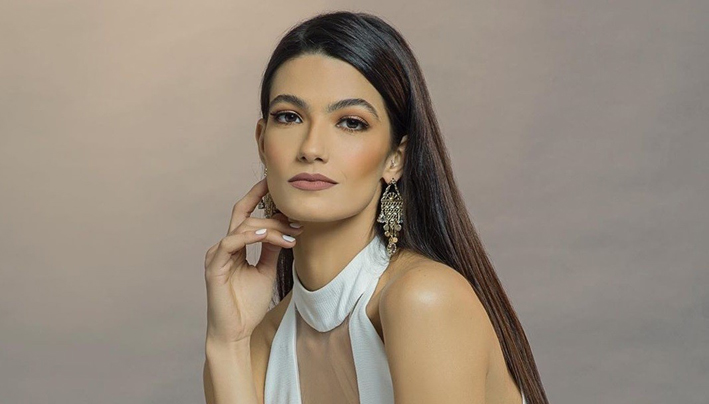 الفنانة  تارا عماد