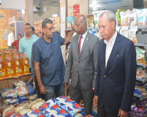 الهجان يتابع تطبيق مُبادرة خفض السلع الأساسية بكفر شكر وطوخ