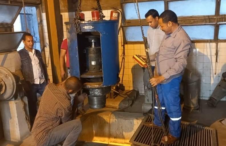 صيانة محطة رفع الصرف الصحى بشارع المدارس ببنى سويف