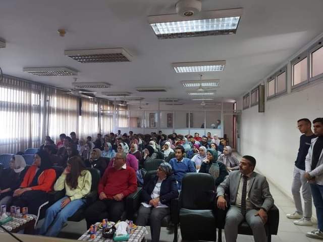 كيف تتعرف على متعاطى المخدرات ندوة  فى علوم جامعة حلوان.. صور