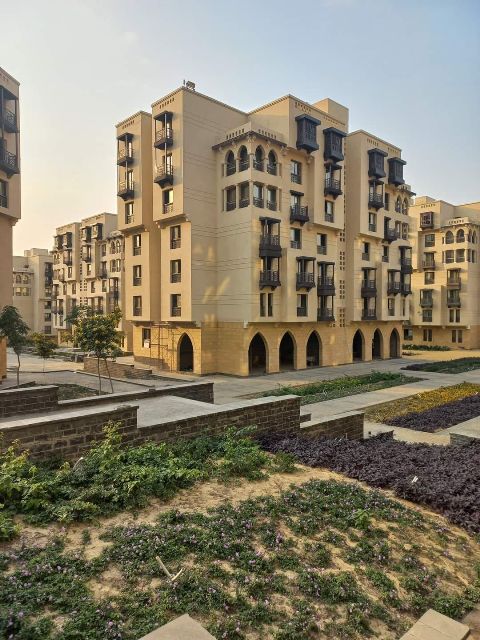 مساعد وزيرالإسكان يتفقد سير العمل بمشروع تطوير