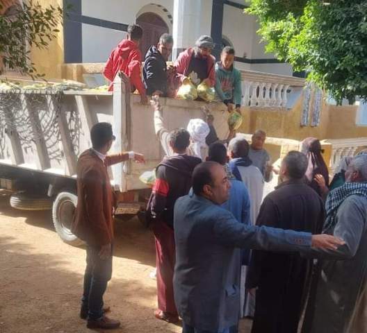 رئيس مدينة سمالوط يتابع تجهيز 7000 كرتونة غذائية مدعمة 