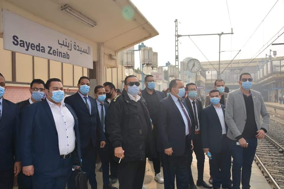  المترو يواصل حملاتة الإنضباطية بمحطات الخط الأول لضبط المخالفين لقرار إرتداء الكمامة لمواجهة فيروس كورونا 