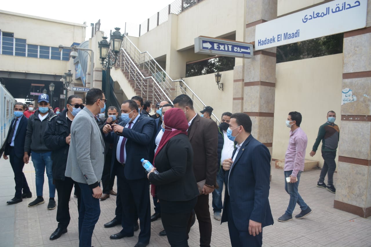 حملات مكثفة بالمترو للتأكيد على ضرورة ارتداء الكمامة