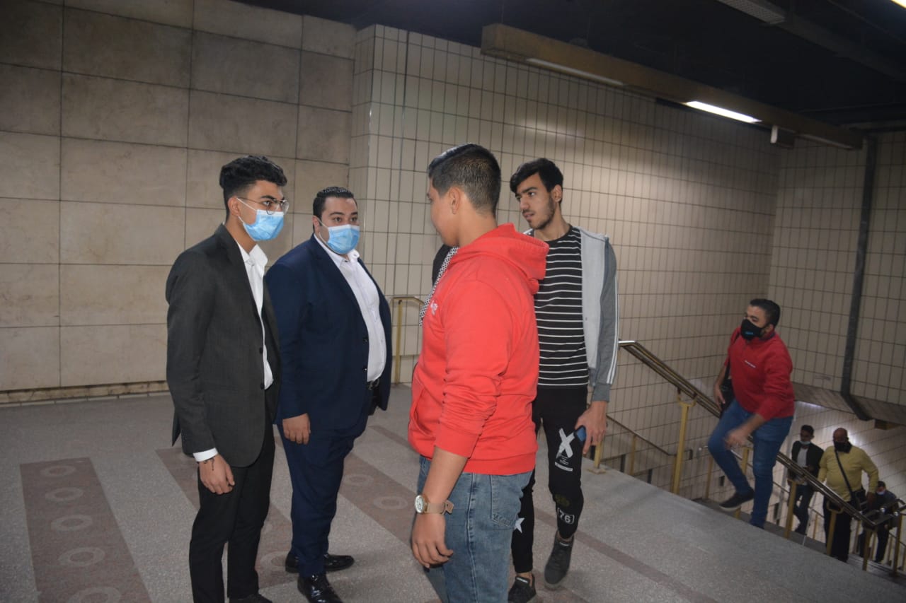 تحرير ١٤٧٢ محضر عدم ارتداء الكمامة في حملة بمحطات المترو اليوم 