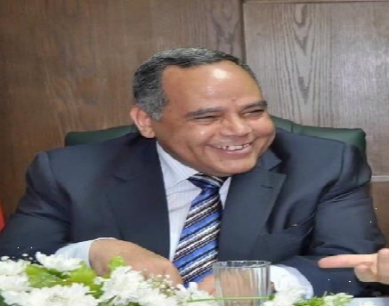 الدكتور عاطف العوام   