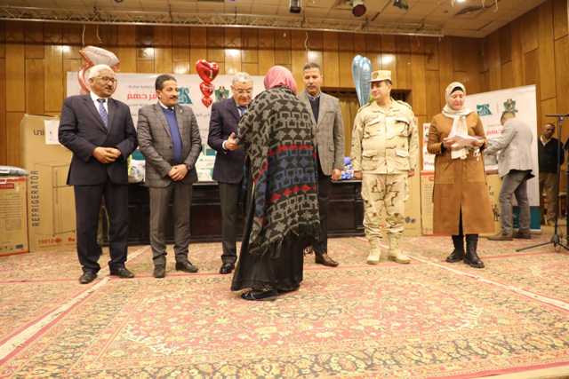 محافظ المنيا يشهد فعاليات مبادرة 