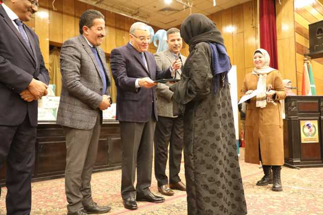محافظ المنيا يشهد فعاليات مبادرة 