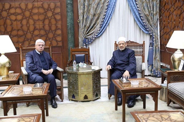 الامام الاكبر والدكتور ايمن عاشور