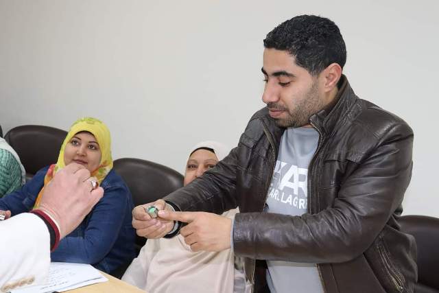 تدريب العاملين بخدمة العملاء بمياه بنى سويف علي تركيب القطع الموفرة 