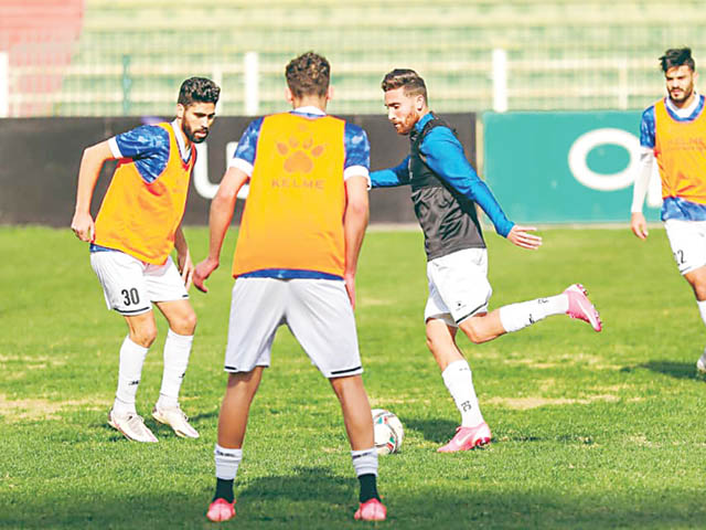 الزمالك والذئاب.. مواجهة خارج الحسابات