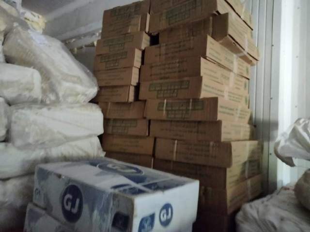 ضبط 875كيس جبنة موتزاريلا  مجهولة المصدر وتحرير 13محضر   بمطاي بالصور 