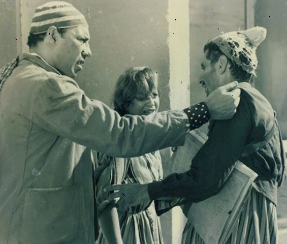 مشهد من فيلم باب الحديد