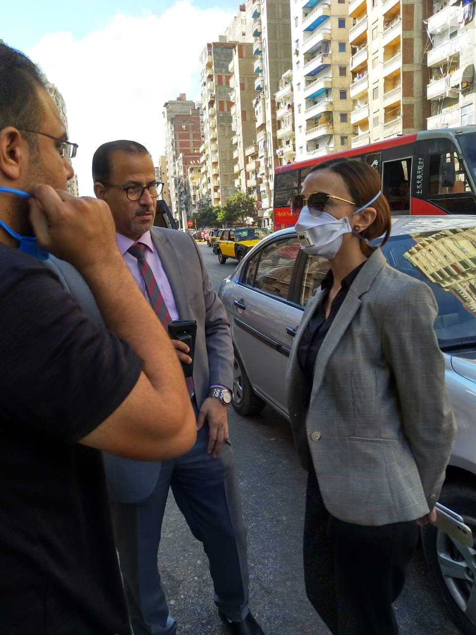  محافظ الإسكندرية ينتقل لمستشفى البدراوي لمتابعة تداعيات الحريق