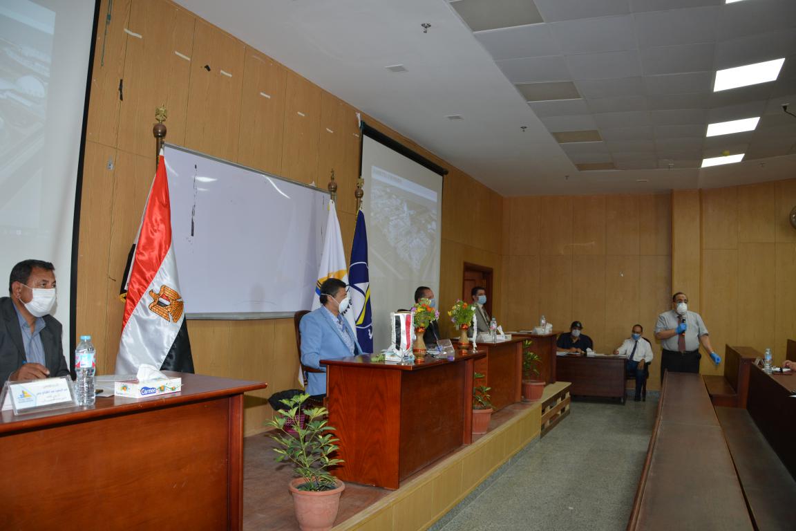جامعة دمياط تضع خريطة الطريق للنهوض بصناعة الأثاث الدمياطي