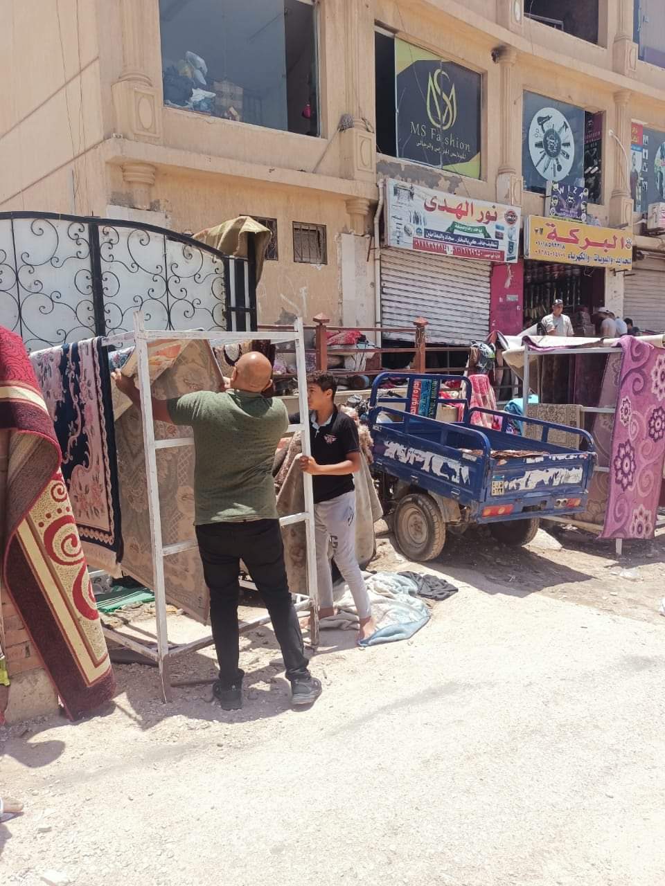 جهاز مدينة العبور يشن حملة اشغالات مكبرة بالتعاون مع شرطة المرافق