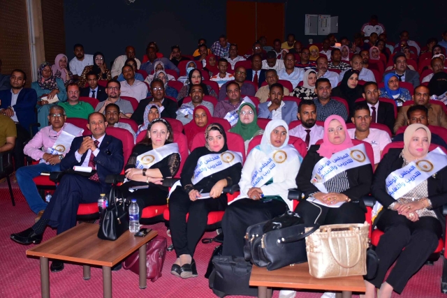 بدء تدريب 235 موظف في دورة الدراسات الاستراتيجية والامن القومي بالأقصر