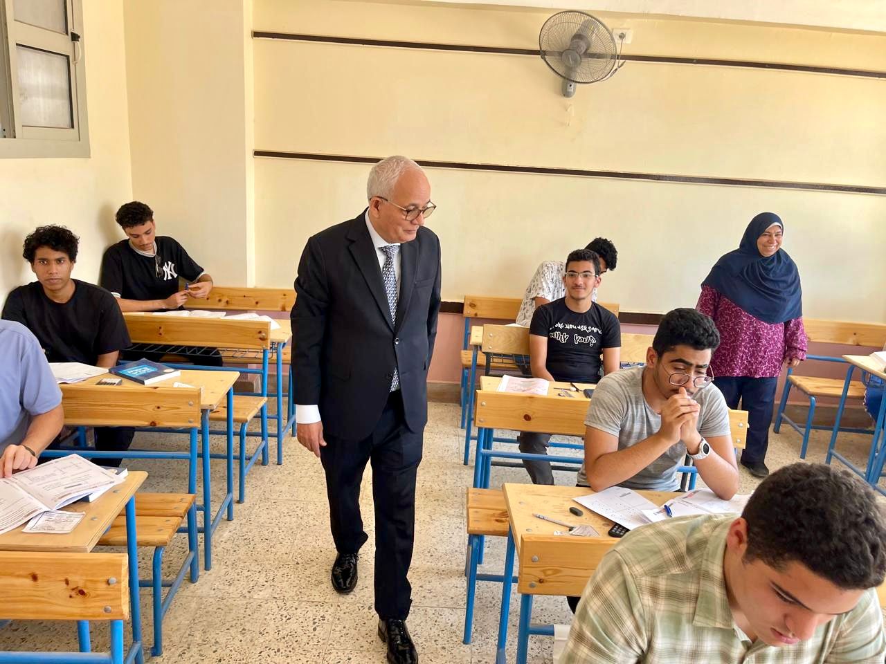 وزير التعليم خلال تفقده لامتحانات الثانوية العامة2024