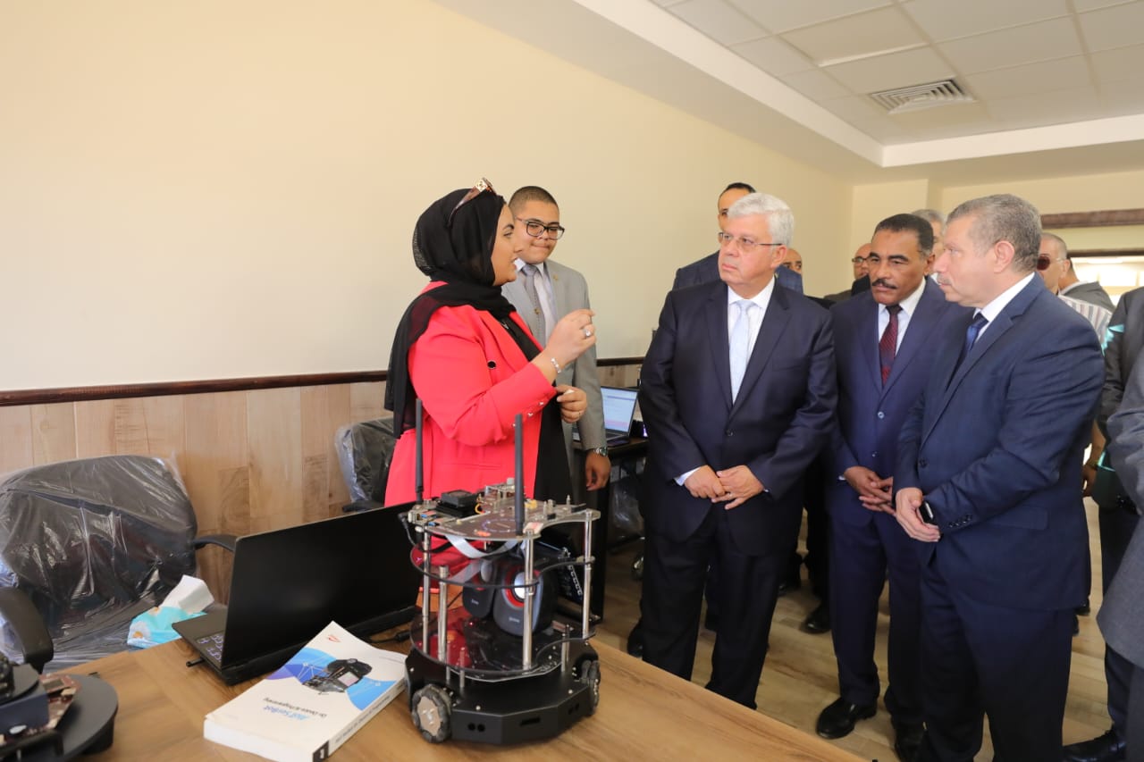 وزير التعليم العالي ومحافظ مطروح يفتتحان عدة مشروعات بجامعة مطروح