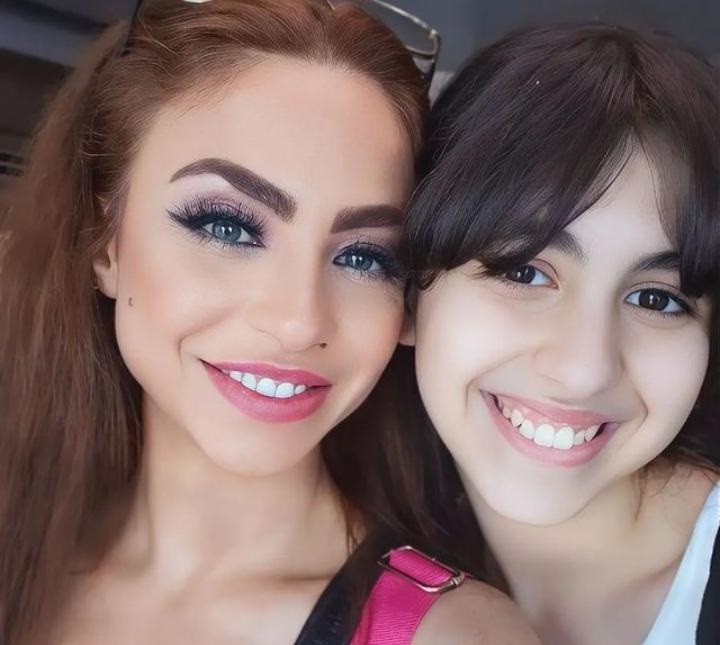 دوللى شاهين
