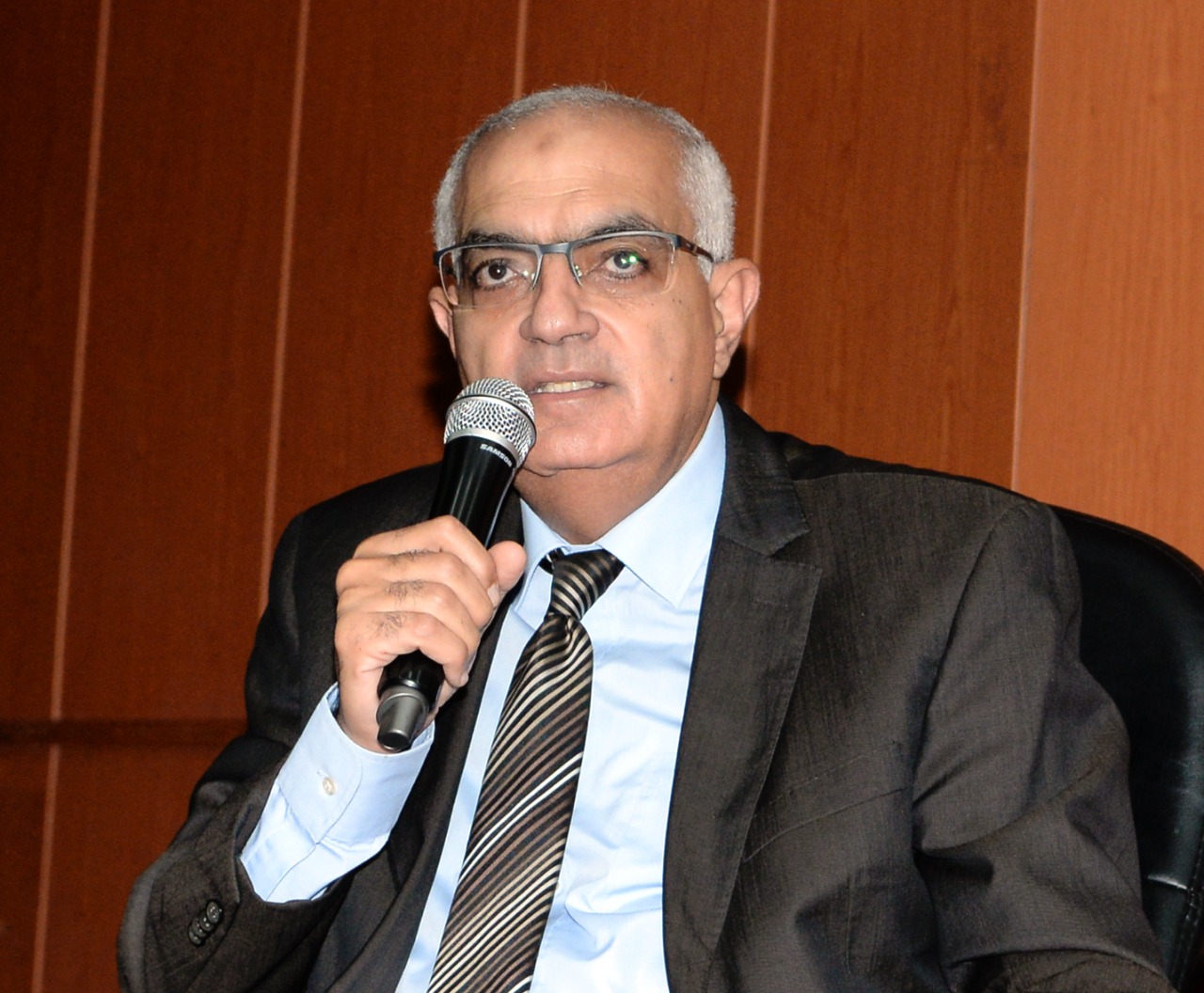 الدكتور اشرف عبدالباسط رئيس جامعة المنصورة