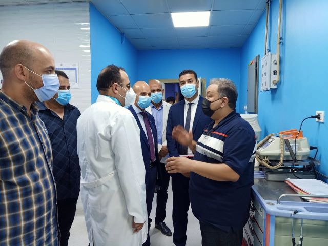  هيئة الرقابة الإدارية ووكيل وزارة الصحة بالشرقية يتفقدان مستشفى الزقازيق.. بالصور