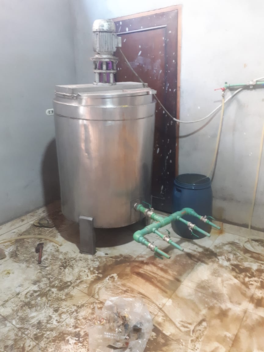 حماية المستهلك يضبط مصنعاً غير مرخصاً لانتاج العصائر بالمنوفية