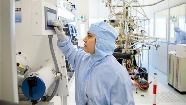 هولندا تحتفي بالباحثة المصرية إلهام فضالي