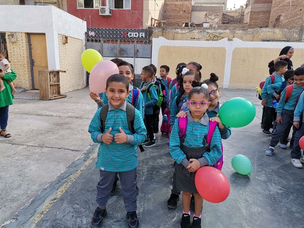 مدارس الإسماعيلية تستقبل تلاميذ أولى ابتدائي بالبلالين و الورود..صور
